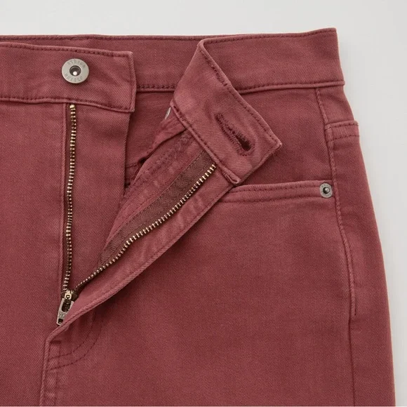 Uniqlo Tapered Ankle Jeans Maroon Size 8 / 30” EUC - Picture 3 of 10